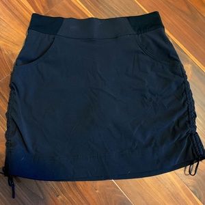 COLUMBIA black skort size S/P